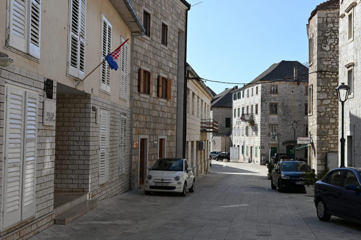 Obavijest o zatvaranju ulica Ante Starčevića i Petra Vrdoljaka